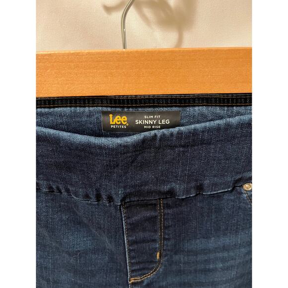 Lee Sculpting Slim Fit Skinny Leg Pull-On Jeans - Size 12 Petite - Picture 2 of 8